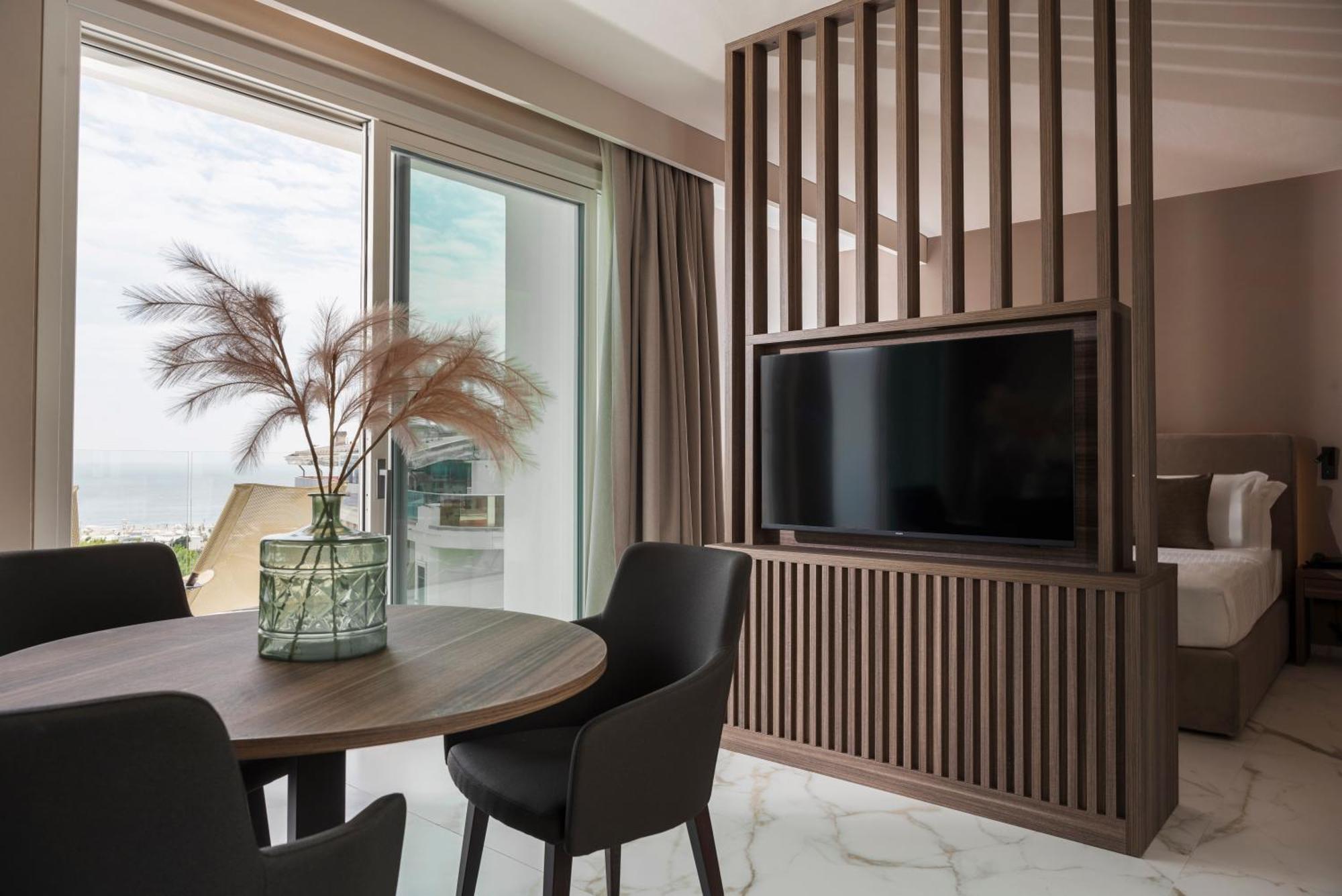 Hotel Bolina & 4*